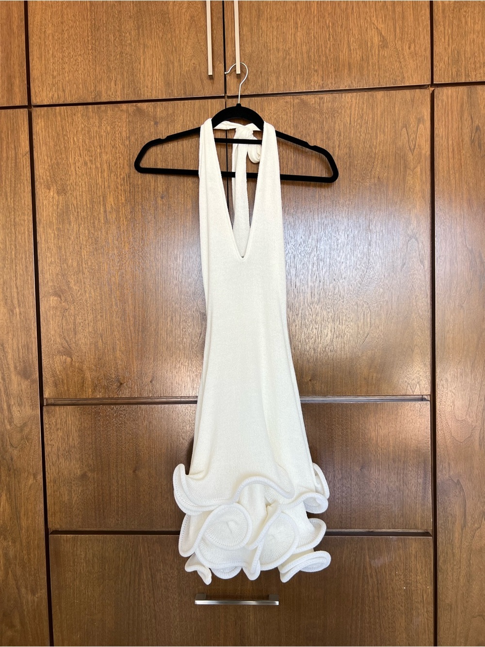 Willowmena Meshki Cream Strapless V-Neck Ruffle Hem Dress